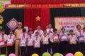 Báo Tuổi trẻ Thủ đô phối hợp Công an huyện Ngọc Hồi trao quà học sinh khó khăn
