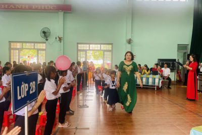 Phòng GDĐT chỉ đạo các nhà trường bảo đảm, kịp thời sách giáo khoa và giáo viên cho năm học 2023-2024