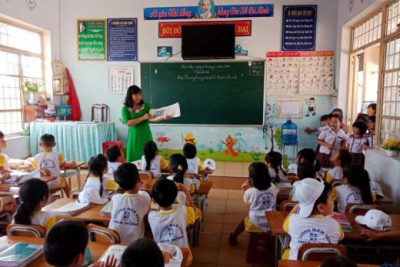 Trường mầm non Hoa Hồng tổ chức cho trẻ tham quan trường tiểu học