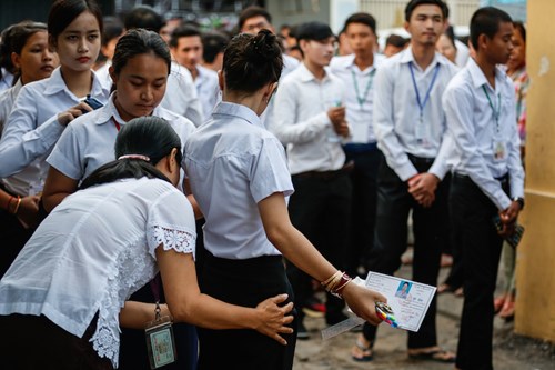 Bài học cải cách giáo dục ngoạn mục của Campuchia bắt đầu từ thi thật