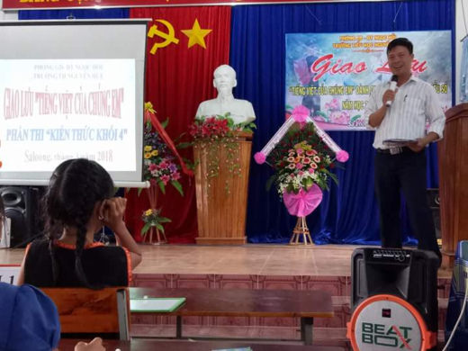 Trường Tiểu học Nguyễn Huệ tổ chức giao lưu “Tiếng Việt của chúng em” cho học sinh dân tộc thiểu số Năm học 2017-2018