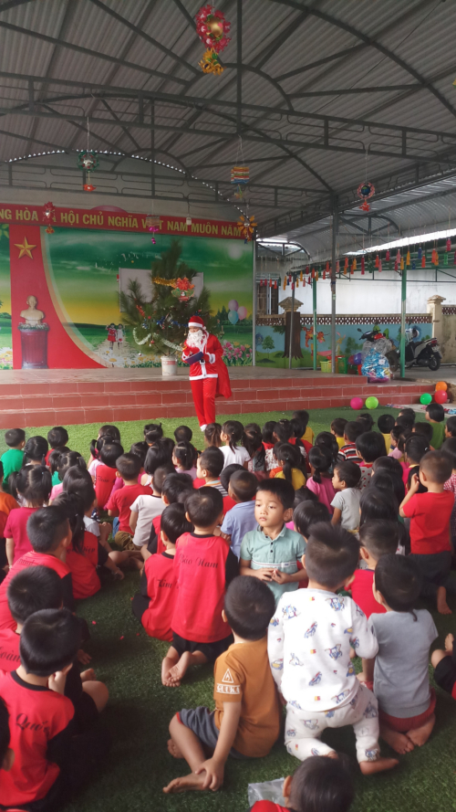 Trường Mầm non Đắk Xú tổ chức vui Giáng sinh, chào năm mới
