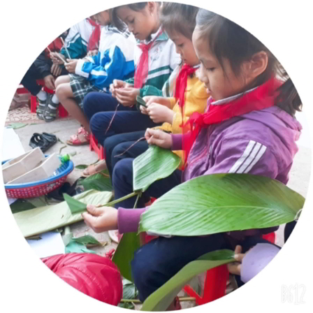 Trường Tiểu học Đắk Xú tổ chức Ngày hội gói bánh chưng xanh