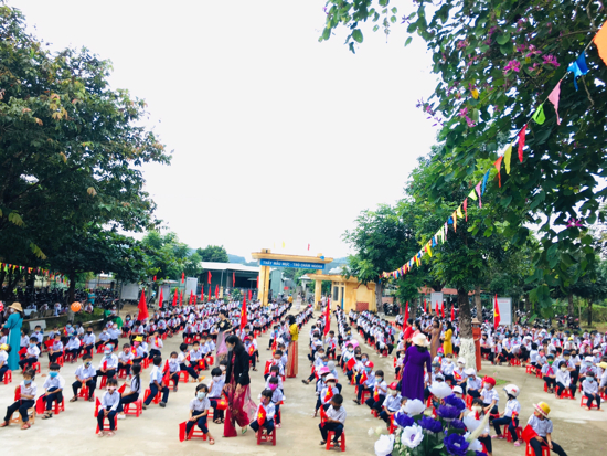 Trường TH-THCS Đắk Xú tưng bừng lễ khai giảng năm học mới
