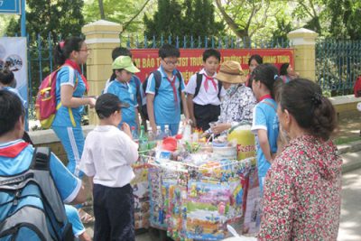 Tăng cường kiểm tra, giám sát an toàn thực phẩm và chất gây nghiện trong  các trường học